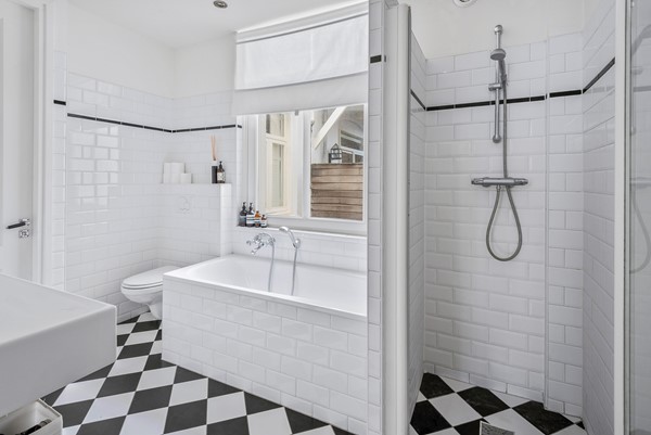 Medium property photo - Alberdingk Thijmstraat 30-1, 1054 AK Amsterdam